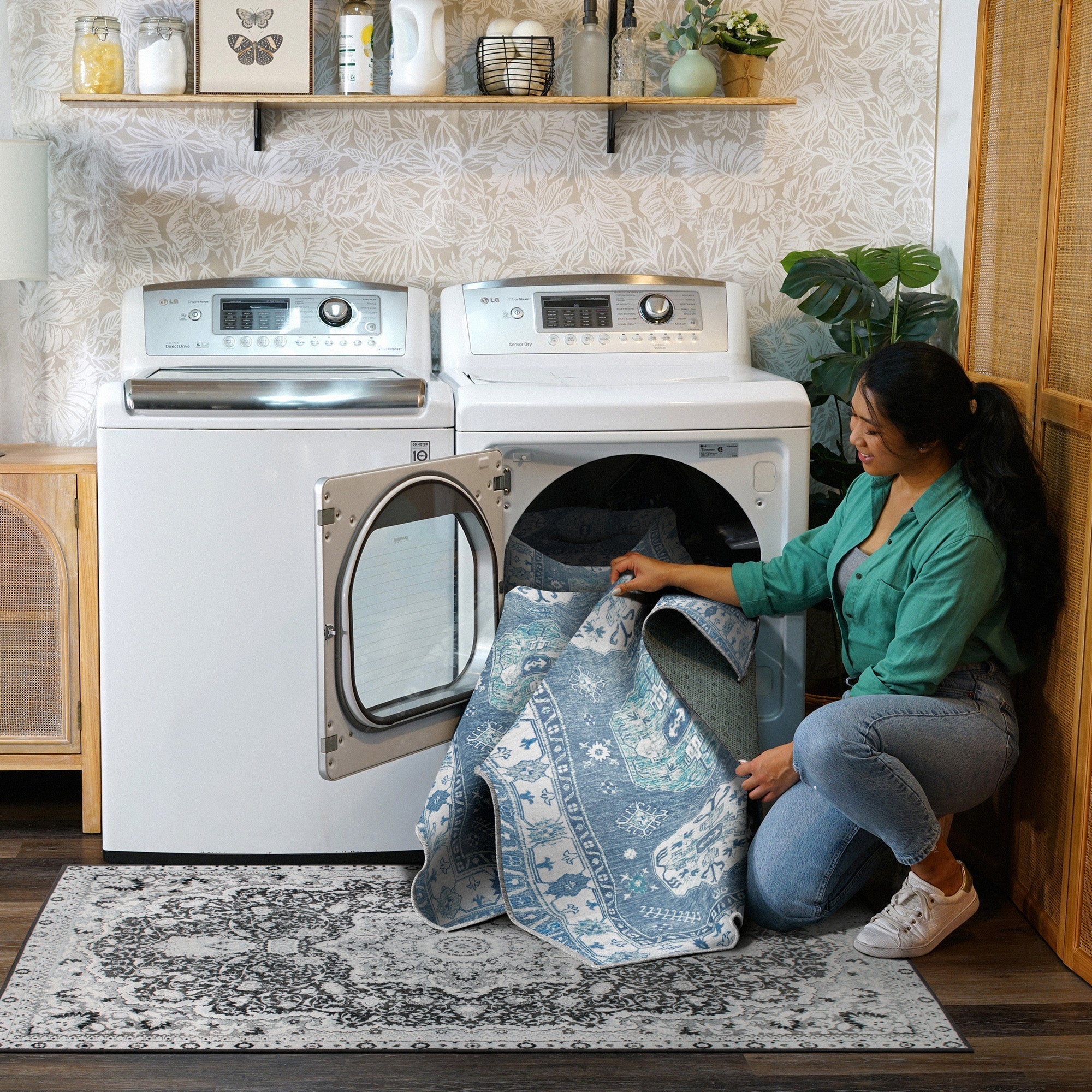 Shary Blue Dining Room Washable Rug
