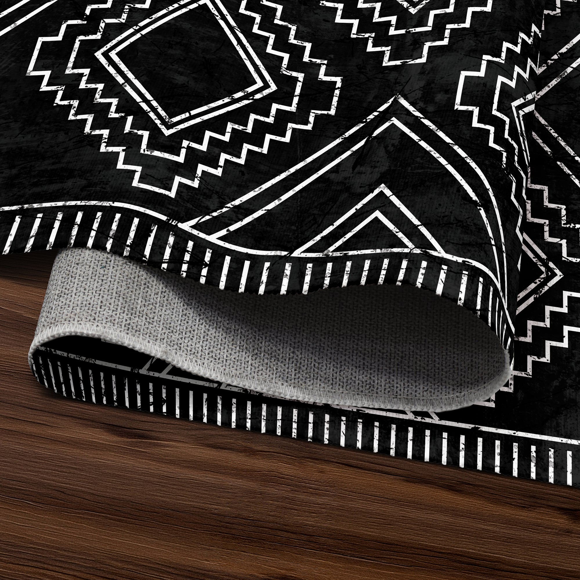 Capri Triangle Black White Machine Washable Rug