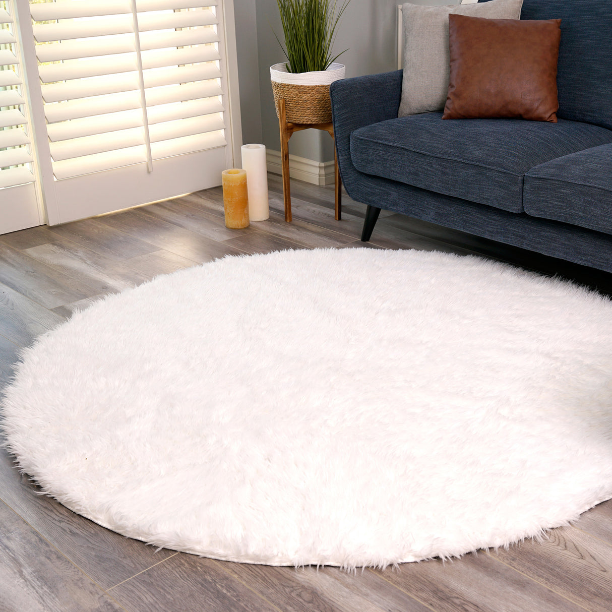 Round White Washable Shag Rug