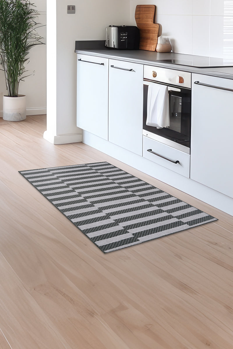 Tratti Offset Stripe Black Cream Washable Rug