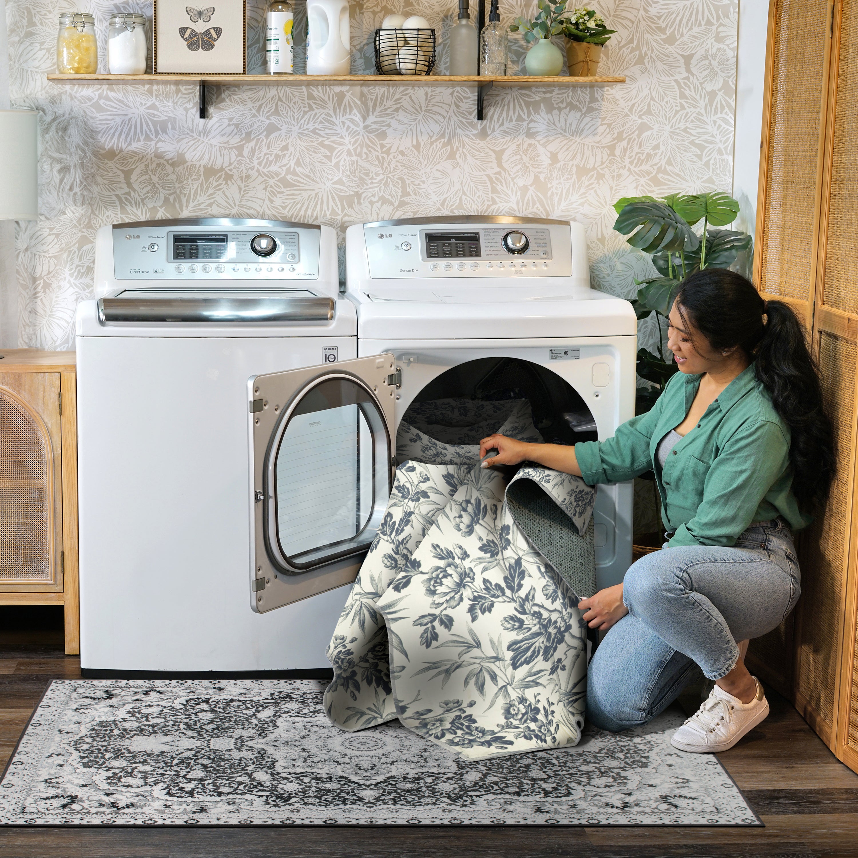 Daphne Floral Machine Washable Rug